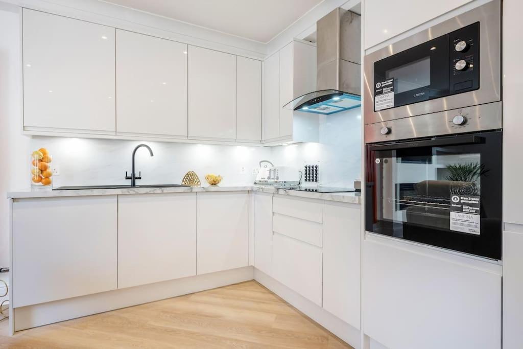 Villa House 10 Mins To Tower Bridge Hot Tub & Parking Londres Exterior foto
