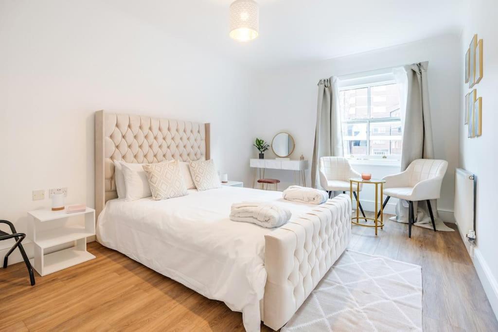 Villa House 10 Mins To Tower Bridge Hot Tub & Parking Londres Exterior foto